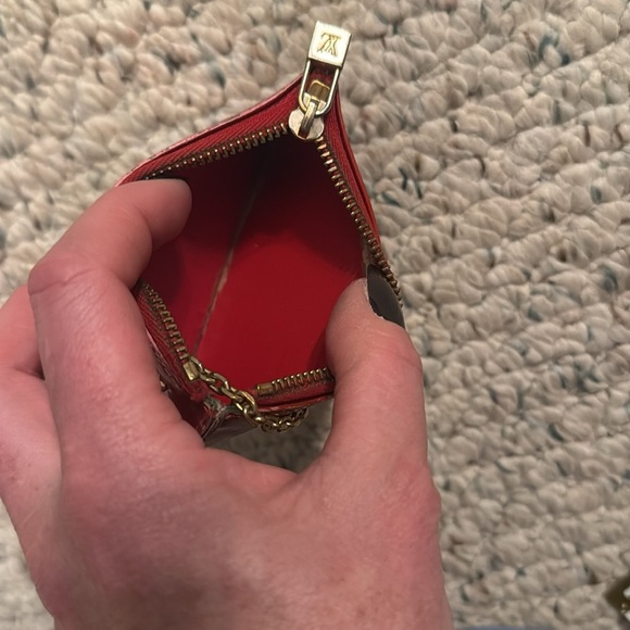 Louis Vuitton Vernis Monogram Keyring Pouch - Picture 7 of 9